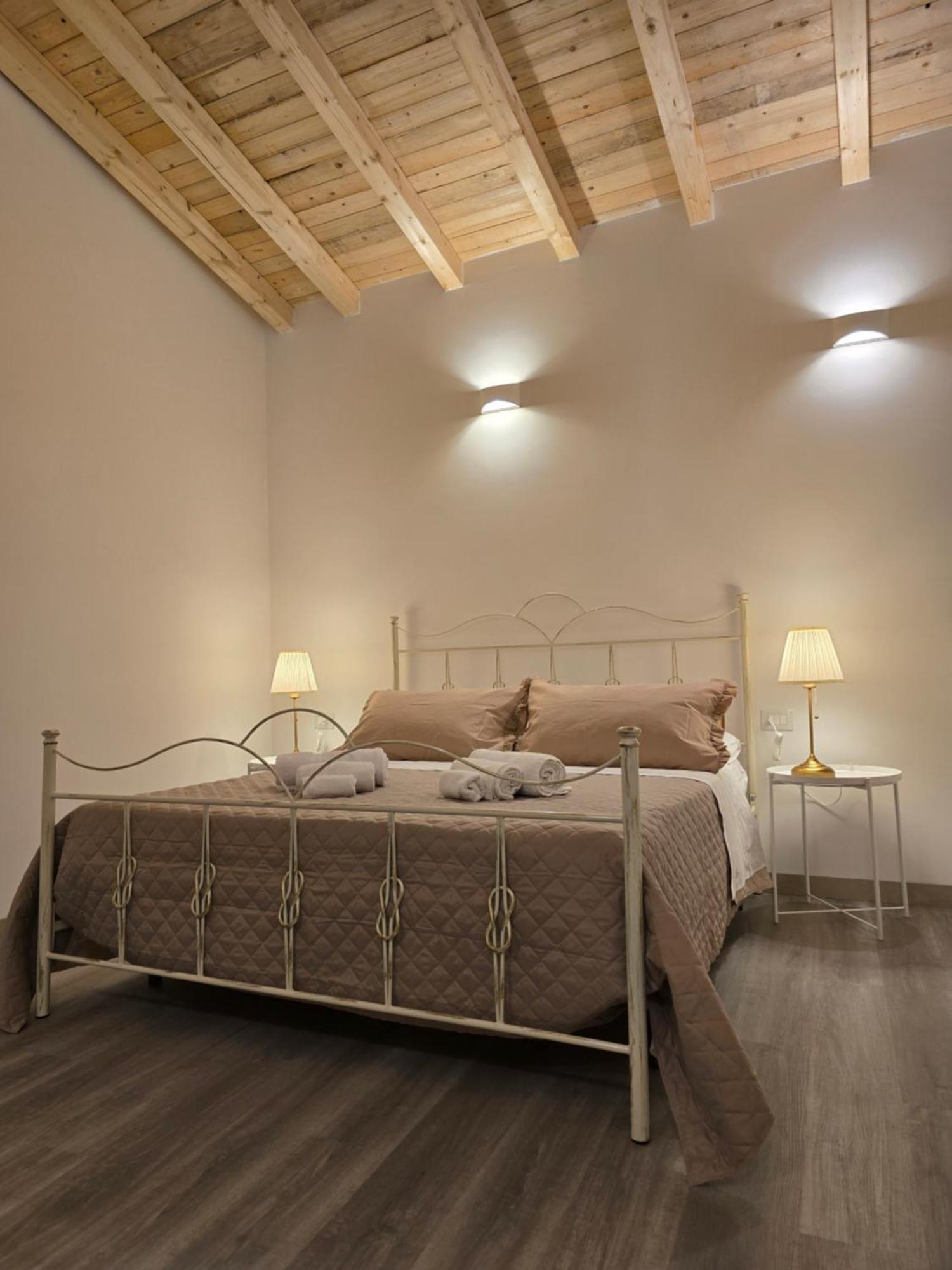 Fortino Living Fall Apartment *